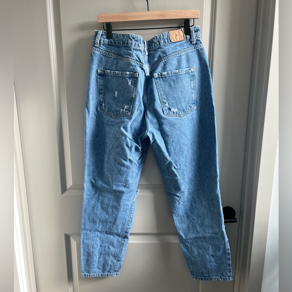 ZARA Women’s Distressed Medium Wash Mom Jeans - Picture 2 of 4